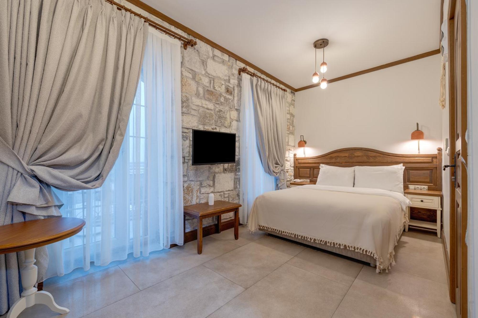 Navalia Hotel Foça Exteriör bild